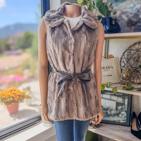 Melody, Collared Faux Fur Button Up Vest w/ & Faux Suede Waist Tie, Women's S/M - Picture 1 of 13